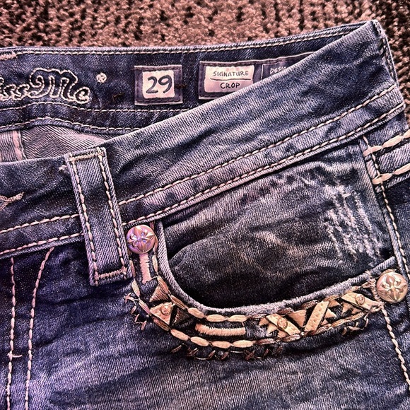 Ladies Miss Me Signature Crop - Picture 3 of 8